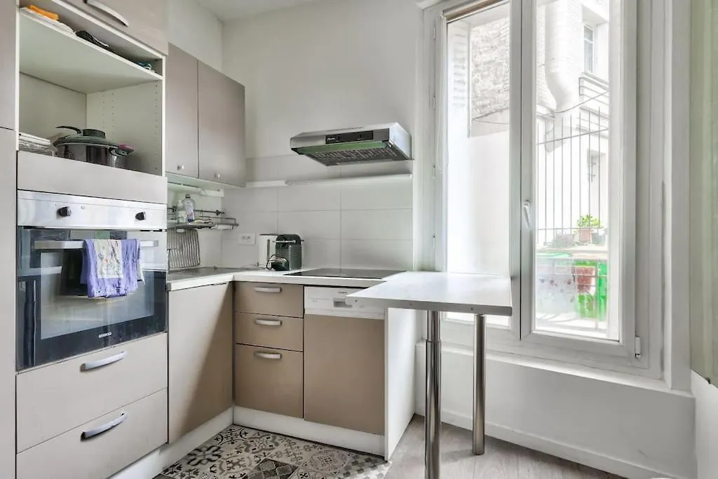 Nice Flat 2Min From Porte De Vanves Metro Station Paris France