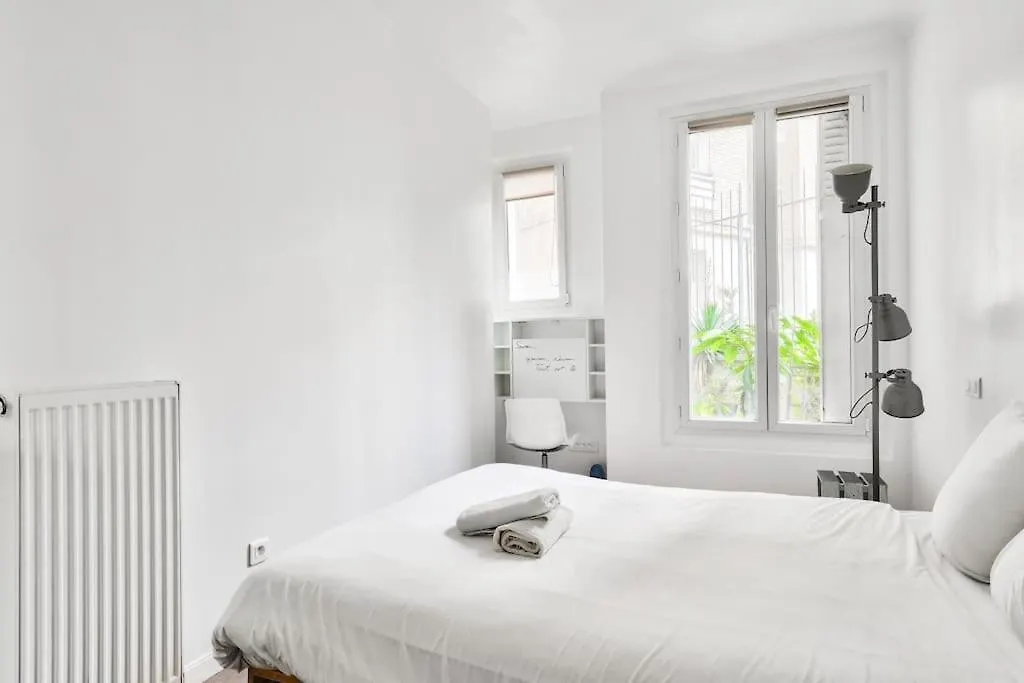 Nice Flat 2Min From Porte De Vanves Metro Station Paris 0*,  France